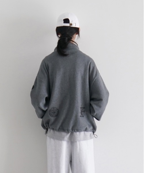 Evisen Skateboards(エビセンスケートボード)の「Evisen Skateboardsゑ Mind land half zip sweat(スウェット・メンズ・ホワイト/グレー・SMALL/MEDIUM)」の6枚目の写真