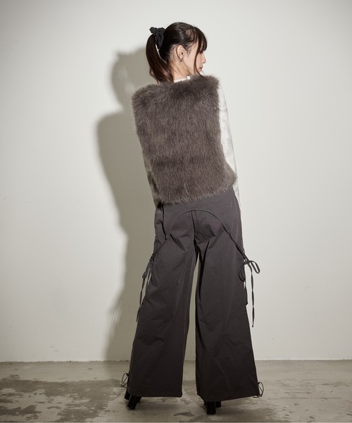 .KOM(ドットコム)の「『.KOM/ドットケーオーエム』ショート丈ファーベスト【GC】(ベスト・レディース・グレー/ブラック/ホワイト・FREE)」の8枚目の写真
