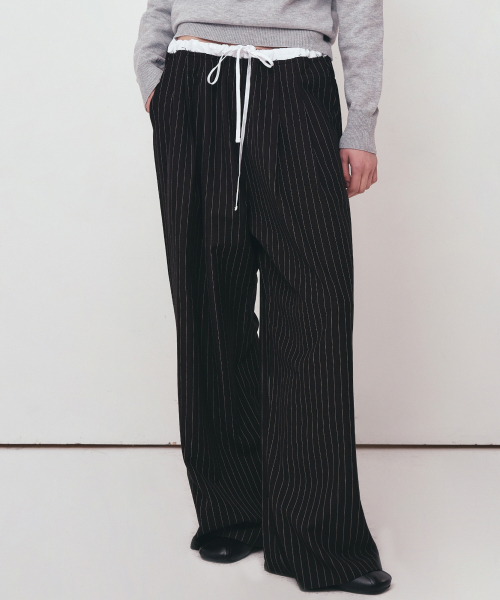 NICK&NICOLE(ニックアンドニコール)の「STRIPE LAYERED PINTUCK SLACKS_BLACK(スラックス・レディース・その他・FREE)」の6枚目の写真