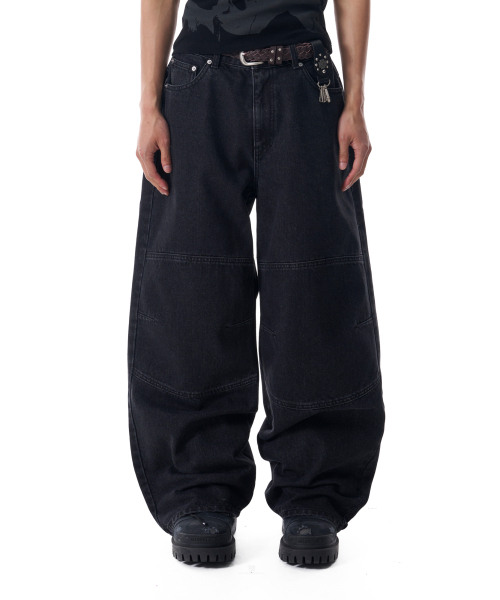 AAKAM（アーカム）の「Knee Incision Washed Denim Pants (Black)（デニムパンツ・レディース・その他・1/2）」の3枚目の写真