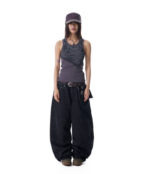 AAKAM（アーカム）の「Knee Incision Washed Denim Pants (Black)（デニムパンツ・レディース・その他・1/2）」の4枚目の写真