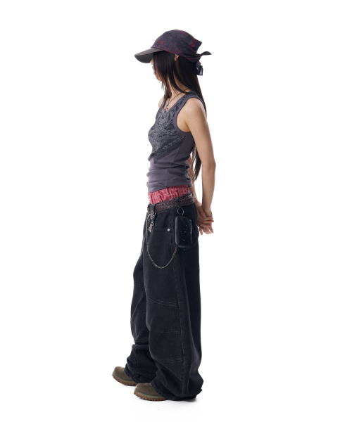 AAKAM（アーカム）の「Knee Incision Washed Denim Pants (Black)（デニムパンツ・レディース・その他・1/2）」の8枚目の写真