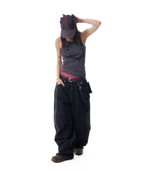 AAKAM（アーカム）の「Knee Incision Washed Denim Pants (Black)（デニムパンツ・レディース・その他・1/2）」の9枚目の写真