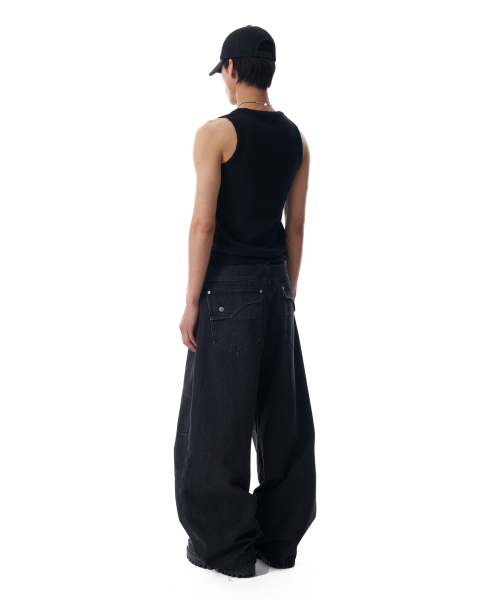 AAKAM（アーカム）の「Knee Incision Washed Denim Pants (Black)（デニムパンツ・レディース・その他・1/2）」の11枚目の写真
