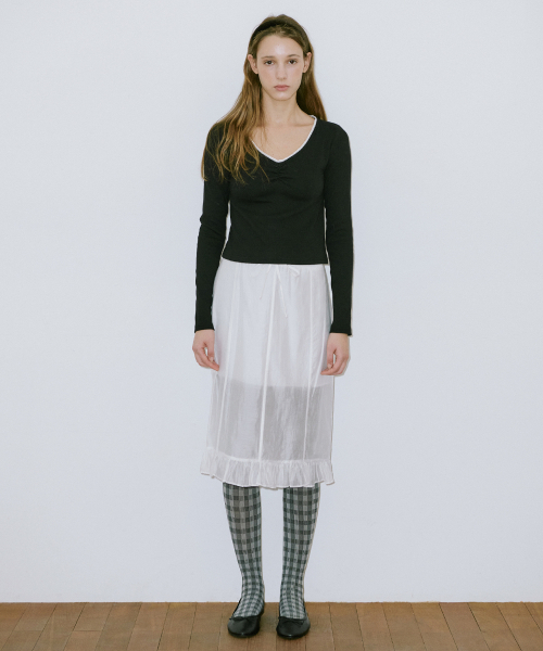 SINOON(シヌーン)の「Neck Lace T-Shirt (Melange Black)(Tシャツ/カットソー・レディース・グレー・FREE)」の2枚目の写真