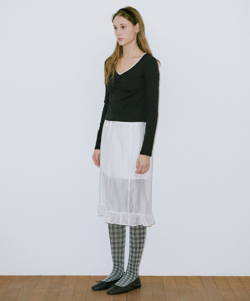 SINOON(シヌーン)の「Neck Lace T-Shirt (Melange Black)(Tシャツ/カットソー・レディース・グレー・FREE)」の3枚目の写真