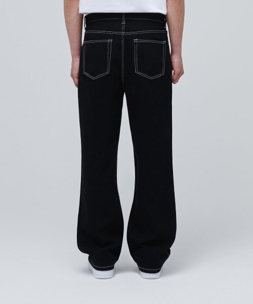 MUSINSA STANDARD（ムシンサスタンダード）の「コントラストステッチレギュラーフィットデニムパンツ[ブラック]（デニムパンツ・メンズ・その他・27/28/29/34/32/30/31/33/26/40/38/42/36）」の3枚目の写真