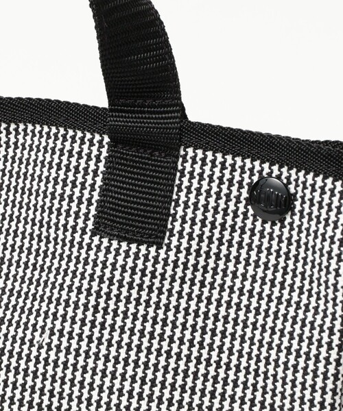 BEAMS BOY(ビームスボーイ)の「BAG'n'NOUN / HOMES HOUNDSTOOTH(トートバッグ・レディース・ブラック・ONE SIZE)」の5枚目の写真