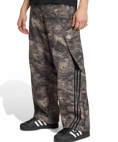 adidas（アディダス）の「adidas ADILENIUM 5.0 CARGO PANTS / アディダス アディレニウム シーズン 5 カーゴパンツ（カーゴパンツ・メンズ・マルチ・36inch/34inch/32inch/30inch/26inch/25inch/24inch）」の2枚目の写真