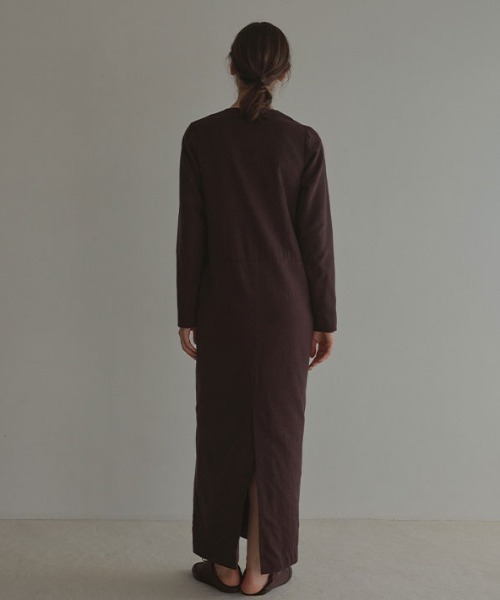 ETRE TOKYO(エトレトウキョウ)の「VネックIラインロングワンピース(ワンピース・レディース・ネイビー/ワイン・S/M)」の8枚目の写真