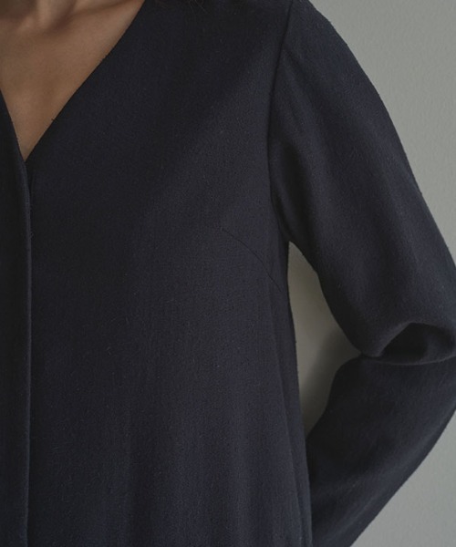 ETRE TOKYO(エトレトウキョウ)の「VネックIラインロングワンピース(ワンピース・レディース・ネイビー/ワイン・S/M)」の11枚目の写真