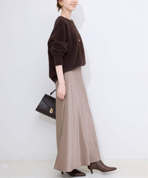 SLOBE IENA（スローブイエナ）の「《ブラックのみWEB限定/追加2》グロッシーサテンフレアスカート（スカート・レディース・アイボリー/ベージュ系その他/ブラック/ベージュ・FREE）」の22枚目の写真