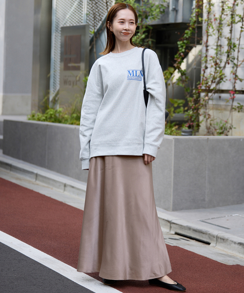 SLOBE IENA（スローブイエナ）の「《ブラックのみWEB限定/追加2》グロッシーサテンフレアスカート（スカート・レディース・アイボリー/ベージュ系その他/ブラック/ベージュ・FREE）」の20枚目の写真