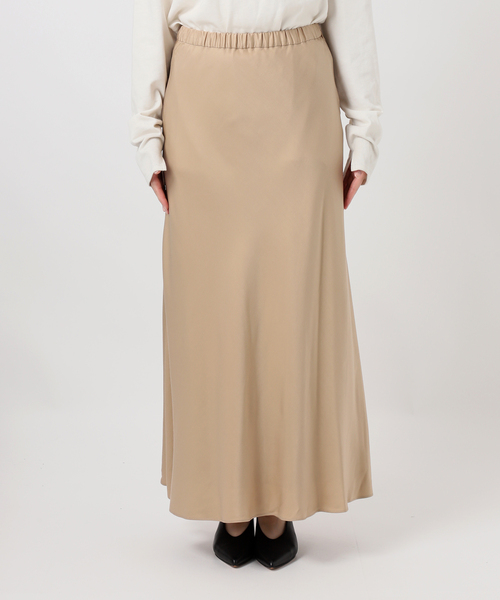 SLOBE IENA（スローブイエナ）の「《ブラックのみWEB限定/追加2》グロッシーサテンフレアスカート（スカート・レディース・アイボリー/ベージュ系その他/ブラック/ベージュ・FREE）」の10枚目の写真