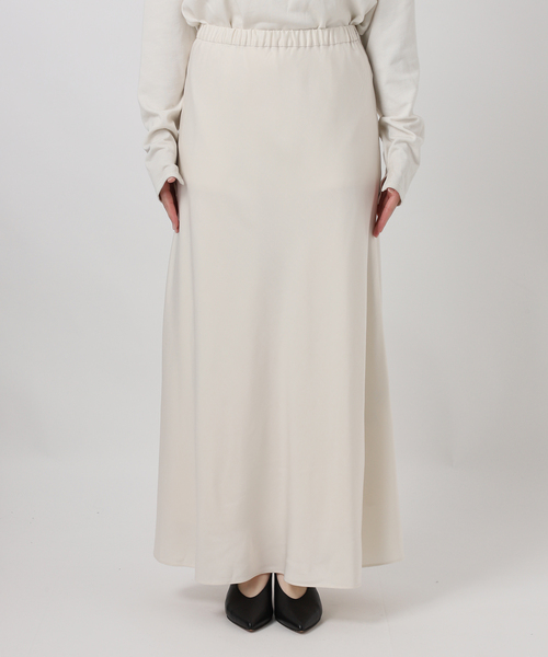 SLOBE IENA(スローブイエナ)の「《ブラックのみWEB限定/追加2》グロッシーサテンフレアスカート(スカート・レディース・アイボリー/ベージュ系その他/ブラック/ベージュ・FREE)」の14枚目の写真