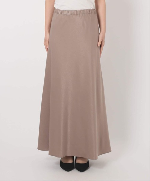 SLOBE IENA(スローブイエナ)の「《ブラックのみWEB限定/追加2》グロッシーサテンフレアスカート(スカート・レディース・アイボリー/ベージュ系その他/ブラック/ベージュ・FREE)」の16枚目の写真