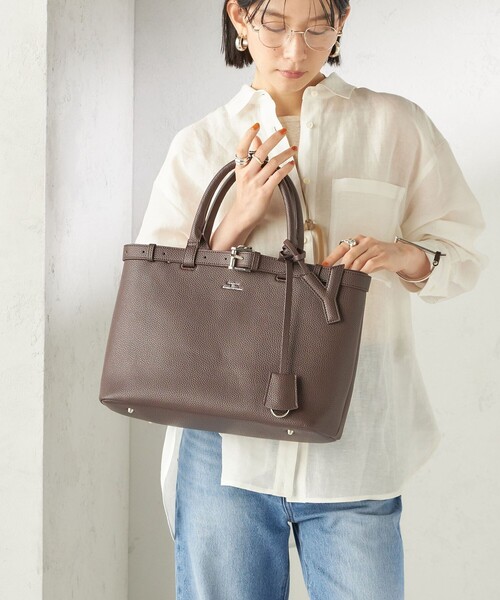 SHIPS(シップス)の「【WEB限定】George Cinq:BELTED TOTO BAG(M)(トートバッグ・レディース・ブラウン/ブラック・ONE SIZE)」の3枚目の写真