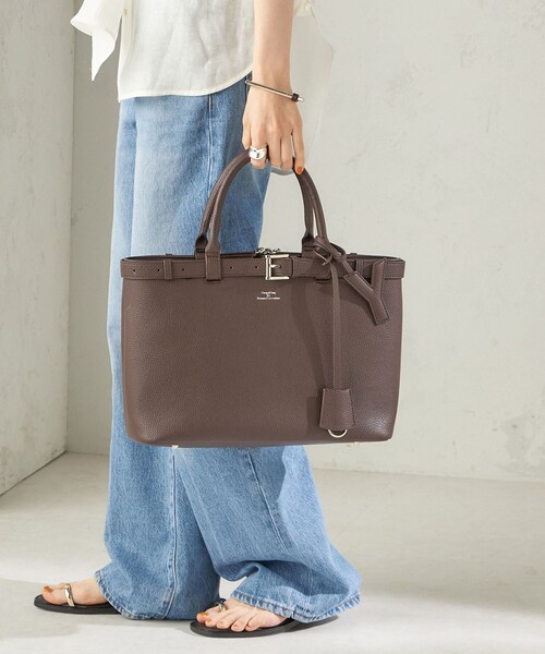 SHIPS(シップス)の「【WEB限定】George Cinq:BELTED TOTO BAG(M)(トートバッグ・レディース・ブラウン/ブラック・ONE SIZE)」の4枚目の写真