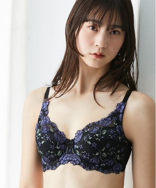 nissen（ニッセン）の「脇高フルカップブラジャー（チューリップ柄）（日本製レース）（トリンプ）（n,FULLRE）（C105～F110）（ブラジャー・レディース・ブルー/グレー/アイボリー/グリーン/ボルドー/ラベンダー/ベージュ/ブラック・E105/F105/C110/D110/E110/F110/C105）」の3枚目の写真