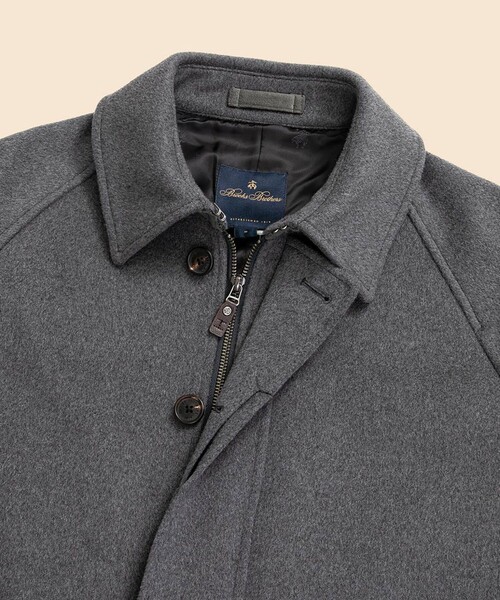 BROOKS BROTHERS(ブルックスブラザーズ)の「ウール/カシミヤ ラグランスリーブ ウォーキングコート(ステンカラーコート・メンズ・グレー・MEDIUM/SMALL/LARGE)」の4枚目の写真