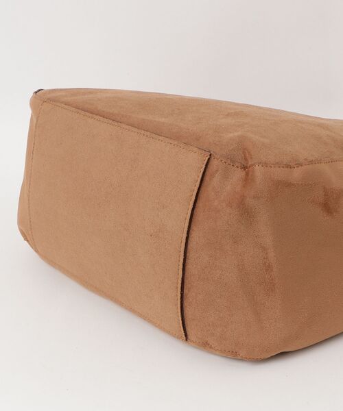 AUREN(オーレン)の「【ユニセックス】ソフトスエードスラウチバッグ(ショルダーバッグ・メンズ・ブラック/ベージュ/ブラウン・FREE)」の10枚目の写真