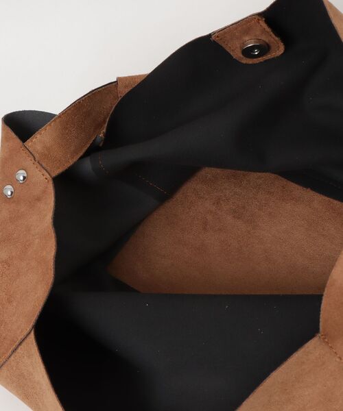 AUREN(オーレン)の「【ユニセックス】ソフトスエードスラウチバッグ(ショルダーバッグ・メンズ・ブラック/ベージュ/ブラウン・FREE)」の11枚目の写真