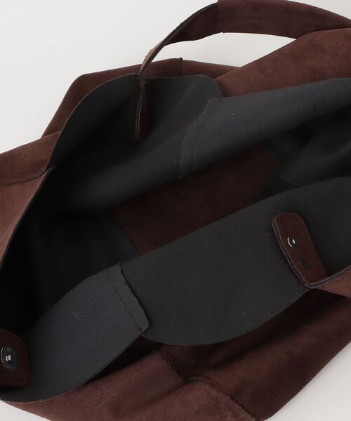 AUREN(オーレン)の「【ユニセックス】ソフトスエードスラウチバッグ(ショルダーバッグ・メンズ・ブラック/ベージュ/ブラウン・FREE)」の14枚目の写真