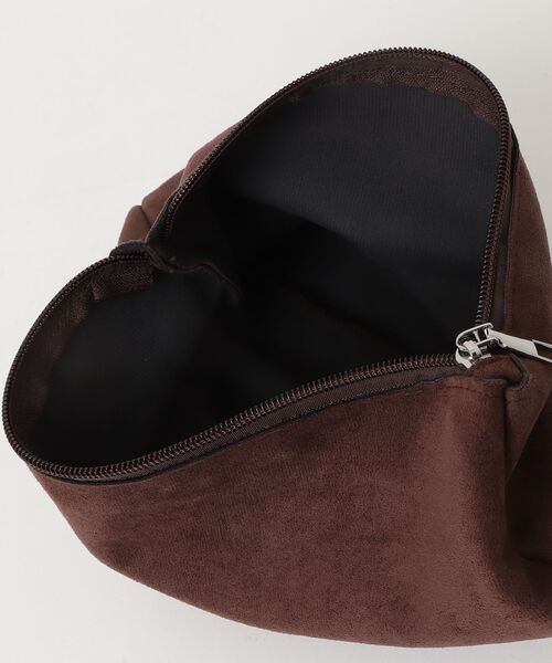 AUREN(オーレン)の「【ユニセックス】ソフトスエードスラウチバッグ(ショルダーバッグ・メンズ・ブラック/ベージュ/ブラウン・FREE)」の15枚目の写真