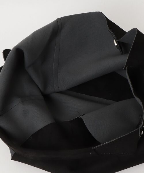 AUREN(オーレン)の「【ユニセックス】ソフトスエードスラウチバッグ(ショルダーバッグ・メンズ・ブラック/ベージュ/ブラウン・FREE)」の16枚目の写真