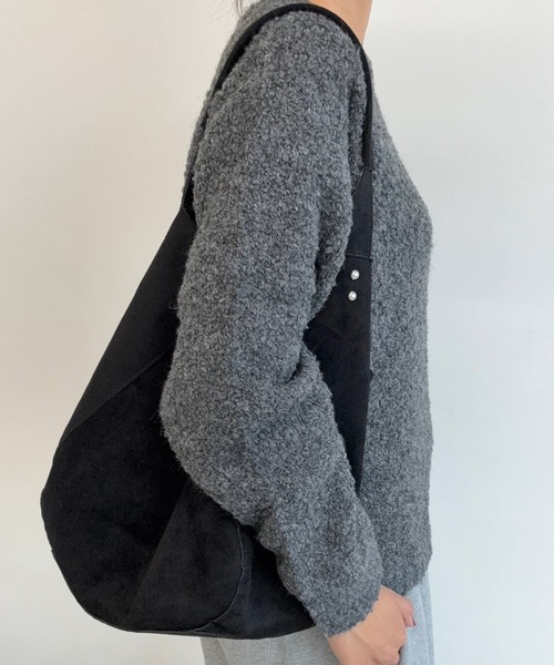 AUREN(オーレン)の「【ユニセックス】ソフトスエードスラウチバッグ(ショルダーバッグ・メンズ・ブラック/ベージュ/ブラウン・FREE)」の18枚目の写真