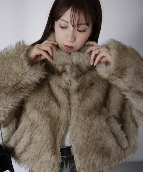 Riberry（リベリー）の「ショート丈ダブルジップフェイクファーブルゾン（ブルゾン・レディース・ブラック/ベージュ系/ベージュ・FREE）」の3枚目の写真