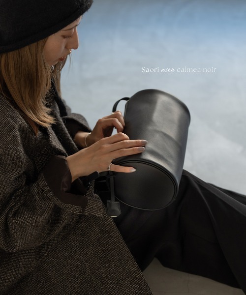 HAYNI（ヘイニ）の「Saoriさん&MAISON HAYNIコラボ Calmea noir カルメノワール｜MAISON HAYNI（ハンドバッグ・レディース・ブラック・FREE）」の2枚目の写真