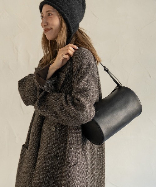 HAYNI（ヘイニ）の「Saoriさん&MAISON HAYNIコラボ Calmea noir カルメノワール｜MAISON HAYNI（ハンドバッグ・レディース・ブラック・FREE）」の3枚目の写真