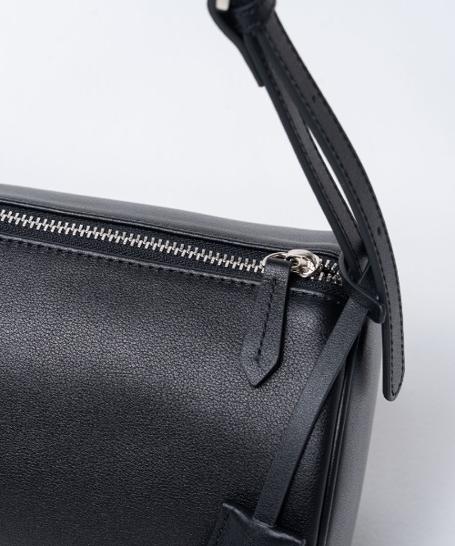 HAYNI（ヘイニ）の「Saoriさん&MAISON HAYNIコラボ Calmea noir カルメノワール｜MAISON HAYNI（ハンドバッグ・レディース・ブラック・FREE）」の13枚目の写真