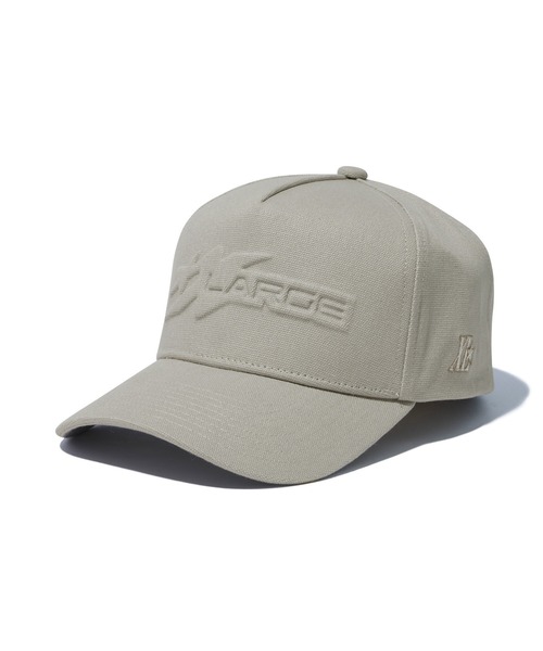 XLARGE(エクストララージ)の「EMBOSSED LOGO CAP(キャップ・メンズ・ブラック/グレー/ネイビー・ONE SIZE)」の1枚目の写真