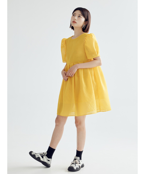 BOMNAL BOUTIQUE(ボムナルブティック)の「チェックボリュームミニドレス _ マスタード(ワンピース・レディース・その他・SMALL/MEDIUM)」の2枚目の写真