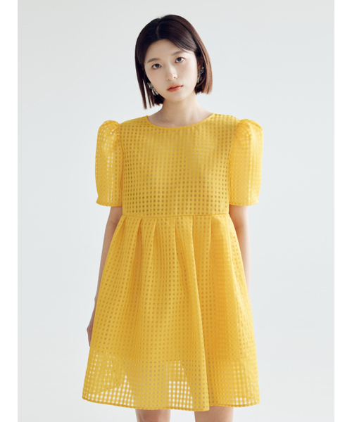 BOMNAL BOUTIQUE(ボムナルブティック)の「チェックボリュームミニドレス _ マスタード(ワンピース・レディース・その他・SMALL/MEDIUM)」の3枚目の写真