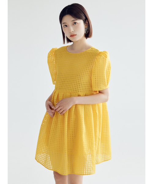 BOMNAL BOUTIQUE(ボムナルブティック)の「チェックボリュームミニドレス _ マスタード(ワンピース・レディース・その他・SMALL/MEDIUM)」の4枚目の写真