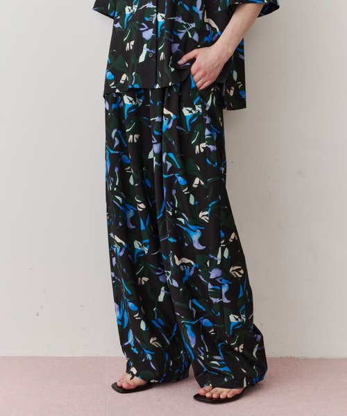 LA BELLE ETUDE（ラベルエチュード）の「オリジナルニュアンス柄リラックスパンツ（その他パンツ・レディース・ブラック/ライトグリーン・0/1）」の10枚目の写真