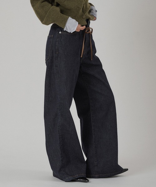 MUHET(ミュエータ)の「belted denim pants / ベルト付きデニムパンツ(デニムパンツ・レディース・インディゴブルー/ライトインディゴブルー・SMALL/MEDIUM/LARGE)」の15枚目の写真