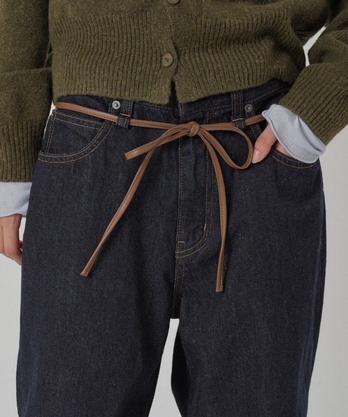 MUHET(ミュエータ)の「belted denim pants / ベルト付きデニムパンツ(デニムパンツ・レディース・インディゴブルー/ライトインディゴブルー・SMALL/MEDIUM/LARGE)」の14枚目の写真