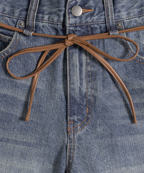 MUHET(ミュエータ)の「belted denim pants / ベルト付きデニムパンツ(デニムパンツ・レディース・インディゴブルー/ライトインディゴブルー・SMALL/MEDIUM/LARGE)」の22枚目の写真
