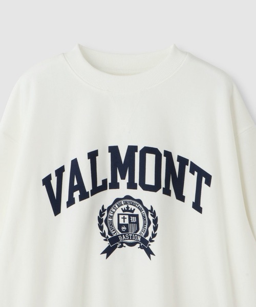Mac-House(マックハウス)の「Idnes VALMONT カレッジロゴビッグシルエットスウェット(スウェット・レディース・サックスブルー/チャコールグレー/オフホワイト・FREE)」の4枚目の写真