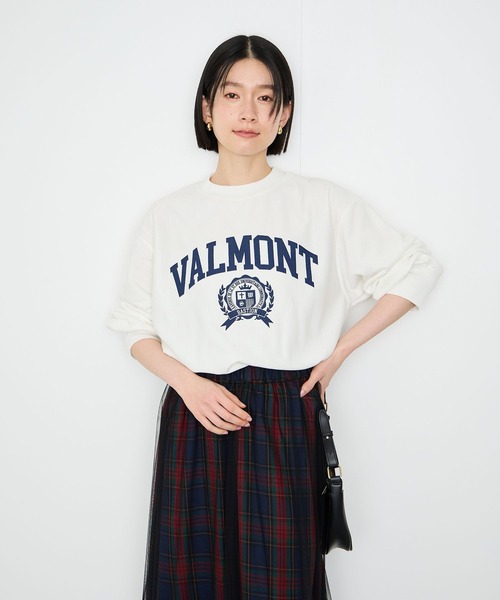 Mac-House(マックハウス)の「Idnes VALMONT カレッジロゴビッグシルエットスウェット(スウェット・レディース・サックスブルー/チャコールグレー/オフホワイト・FREE)」の8枚目の写真