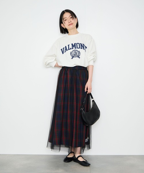 Mac-House(マックハウス)の「Idnes VALMONT カレッジロゴビッグシルエットスウェット(スウェット・レディース・サックスブルー/チャコールグレー/オフホワイト・FREE)」の10枚目の写真