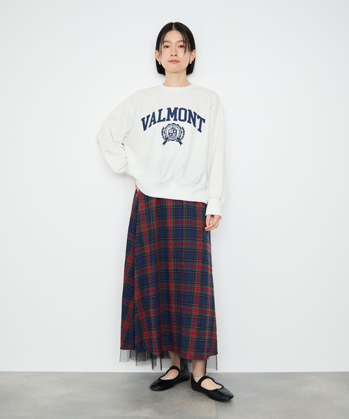 Mac-House(マックハウス)の「Idnes VALMONT カレッジロゴビッグシルエットスウェット(スウェット・レディース・サックスブルー/チャコールグレー/オフホワイト・FREE)」の11枚目の写真