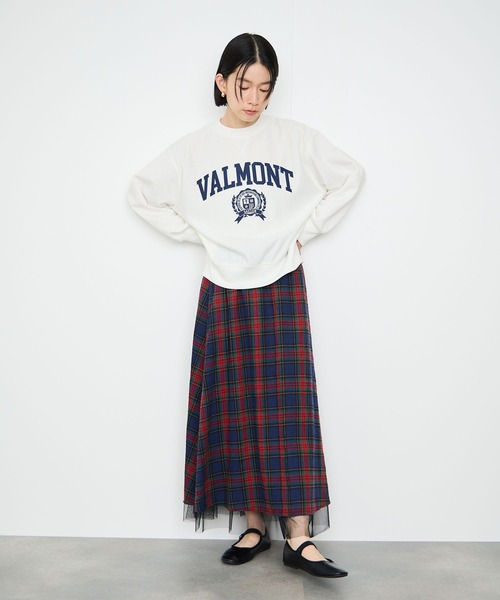 Mac-House(マックハウス)の「Idnes VALMONT カレッジロゴビッグシルエットスウェット(スウェット・レディース・サックスブルー/チャコールグレー/オフホワイト・FREE)」の12枚目の写真