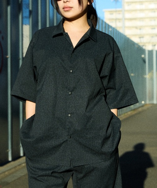 ムラサキスポーツ(ムラサキスポーツ)の「DEAR LAUREL/ディアローレル SHORE TECH SS SHIRT 【セットアップ対応】半袖シャツ DL26S-2402(シャツ/ブラウス・メンズ・グレー/オリーブ/ブラック/ブラウン系その他/グレー系その他・XL/L/M)」の3枚目の写真