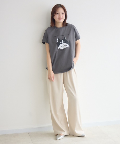 meeny miny（ミーニーマイニー）の「【meeny miny】CAT & BAKES 9456『わんこBANDOとPEPPE』Tシャツ（Tシャツ/カットソー・レディース・ベージュ/ホワイト/チャコールグレー・M-L/S-M）」の7枚目の写真