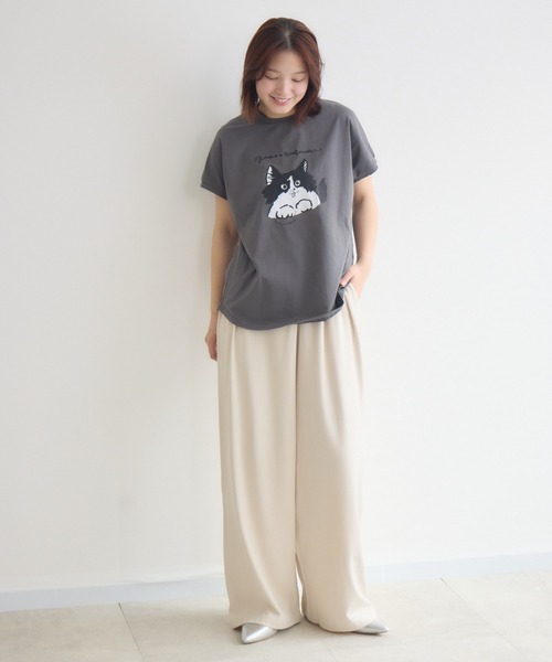 meeny miny（ミーニーマイニー）の「【meeny miny】CAT & BAKES 9456『わんこBANDOとPEPPE』Tシャツ（Tシャツ/カットソー・レディース・ベージュ/ホワイト/チャコールグレー・M-L/S-M）」の8枚目の写真